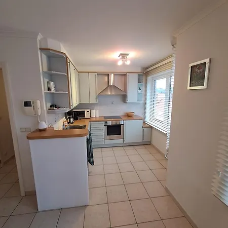 2-bedroom In The Center Of T40 *