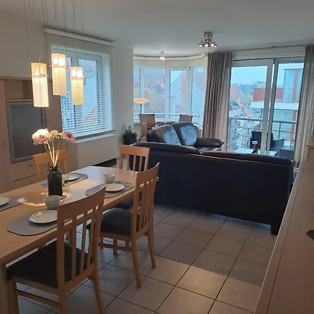 2-bedroom In The Center Of T40 Apartment *
