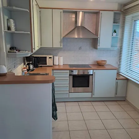 Διαμέρισμα 2-bedroom In The Center Of T40