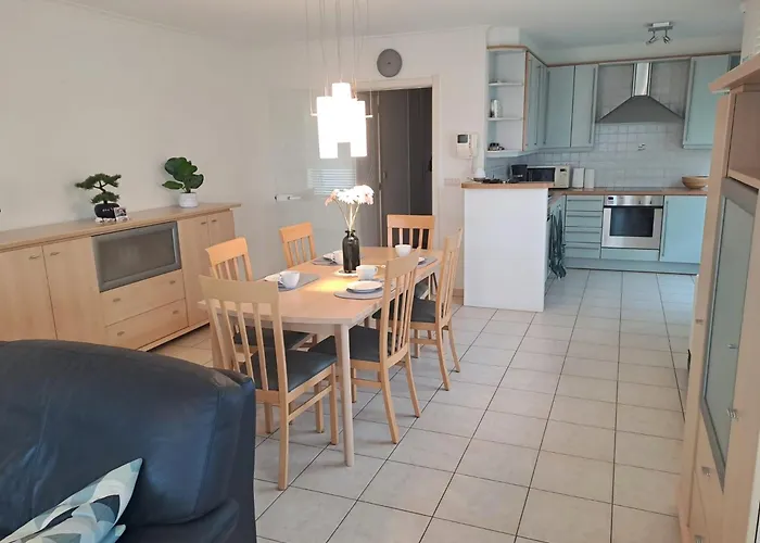 2-bedroom In The Center Of T40 *